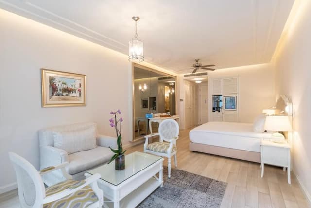 Exclusive Suite with Living Room Sea View