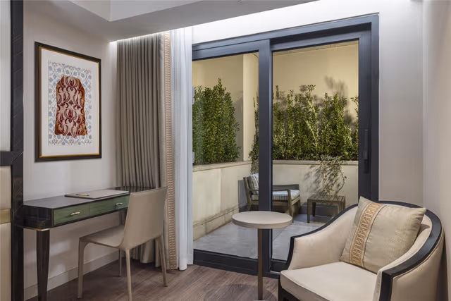 QUEEN GUEST ROOM WITH TERRACE
