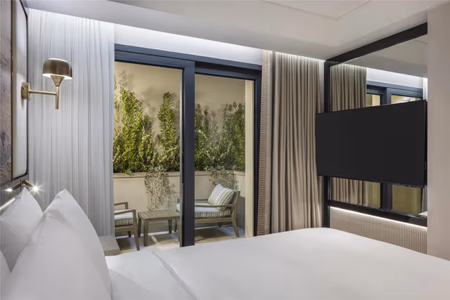 QUEEN GUEST ROOM WITH TERRACE