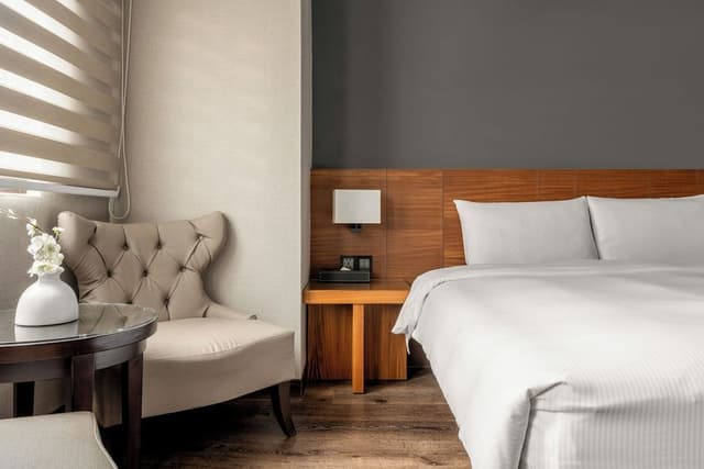 Deluxe Double Room - With Bathtub
