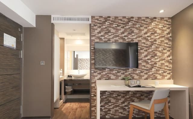 Standard Twin Room, City View