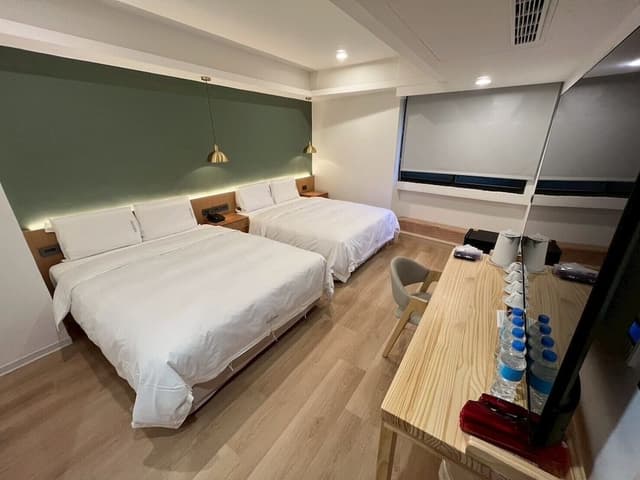 Family Quadruple Room, 2 Queen Beds