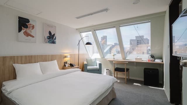 Elite Double Room, City View
