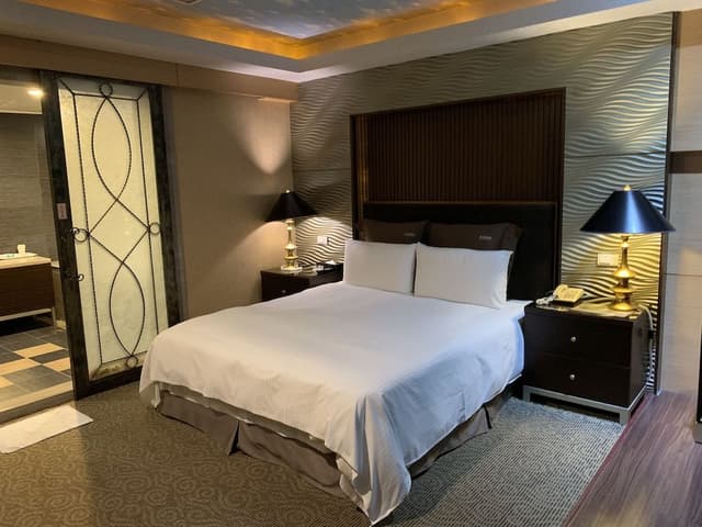 City Double Room (No garage)