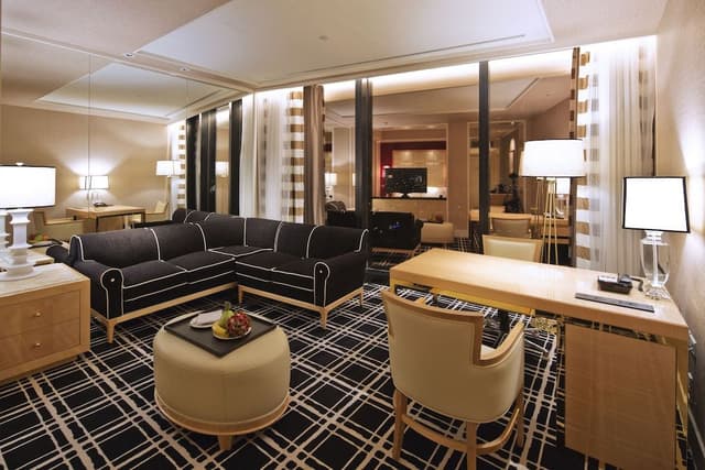 Executive Lin Garden Suite