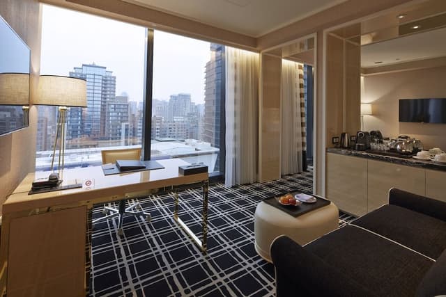 Opera Family Suite
