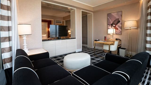 Executive Lin Garden Panoramic Suite