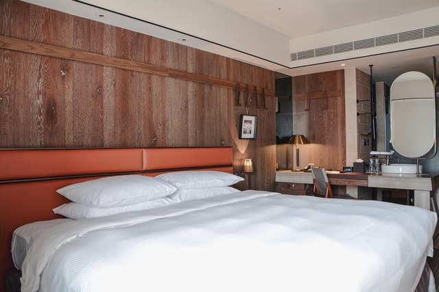Earl Family, Connecting Guest room, Bedroom 1: 1 King, Bedroom 2: 1 Queen, City view
