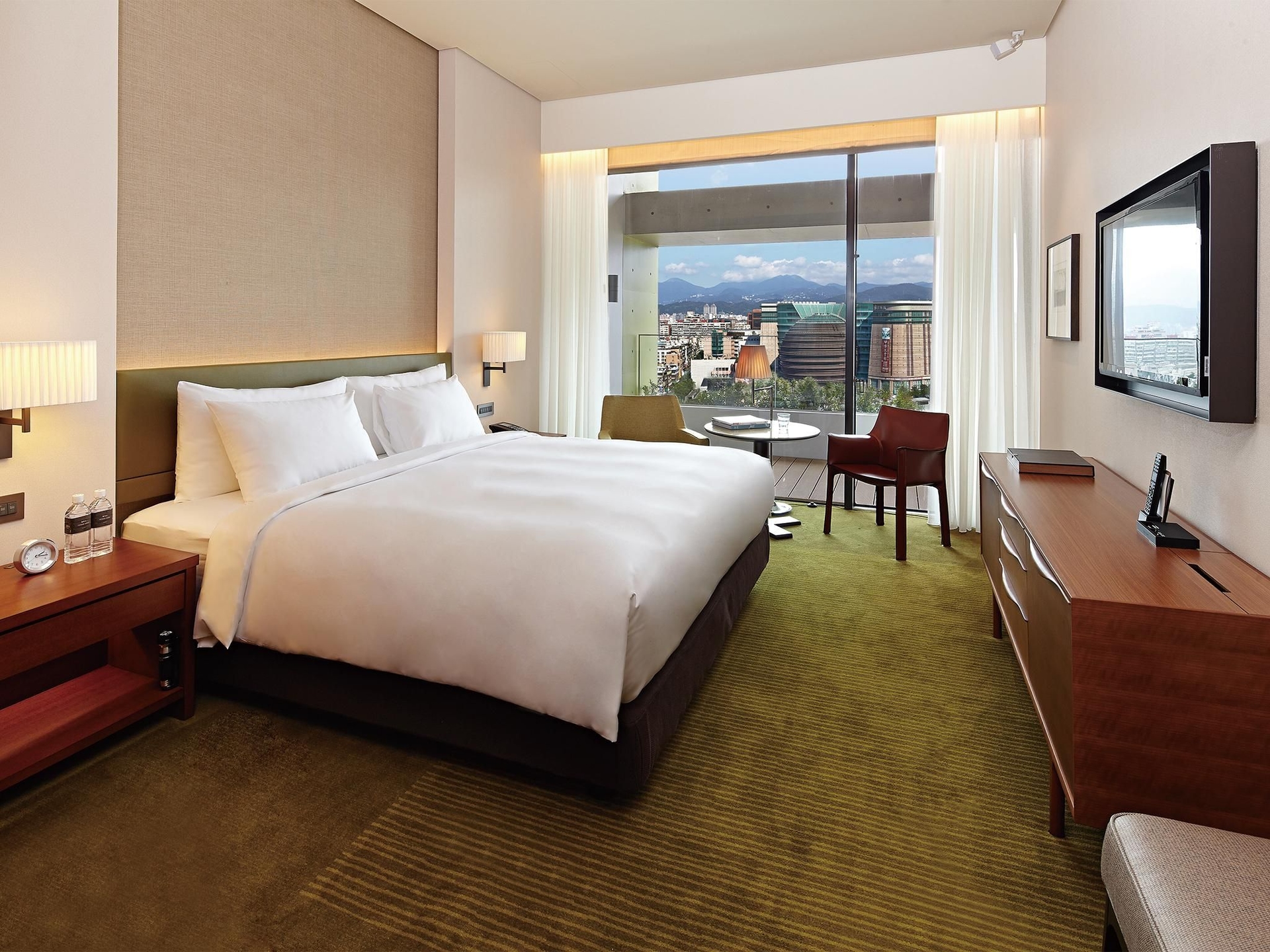 โรงแรมเอสไลท์ (Eslite Hotel)1