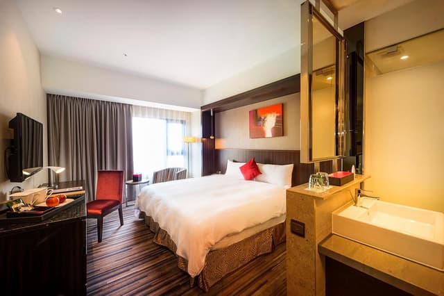 Exquisite Queen Room