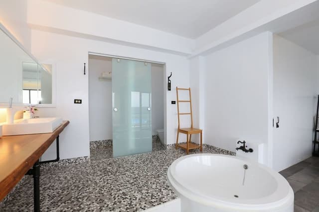 Deluxe suite,balcony,Hot tub,ocean View