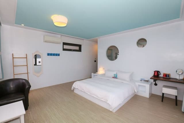 Luxury Double Room, 1 Queen Bed, Bathtub, Ocean View