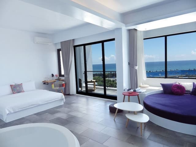 Deluxe suite,balcony,Hot tub,ocean View