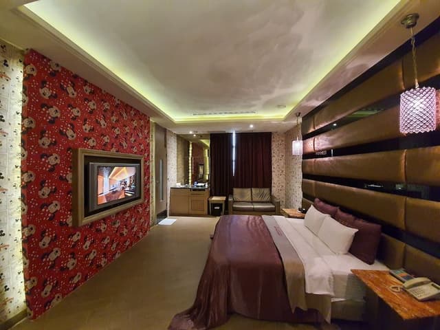 Economy Double Room (No private parking check-in after 9PM)