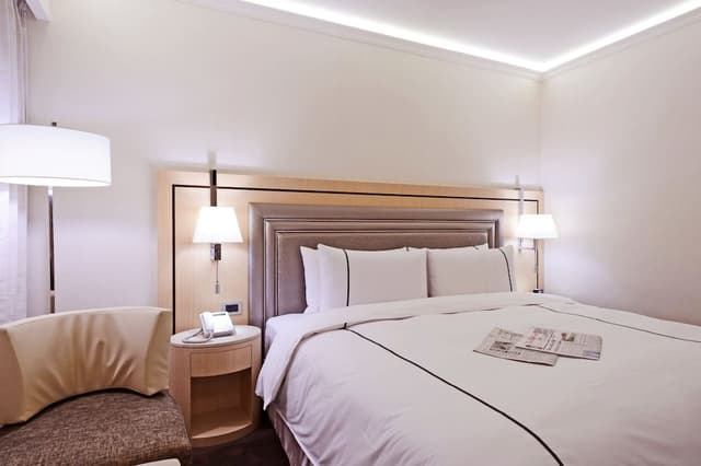 K Deluxe Room ,1 King Bed, Balcony