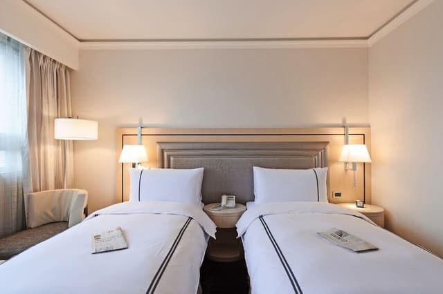 Deluxe Twin Room