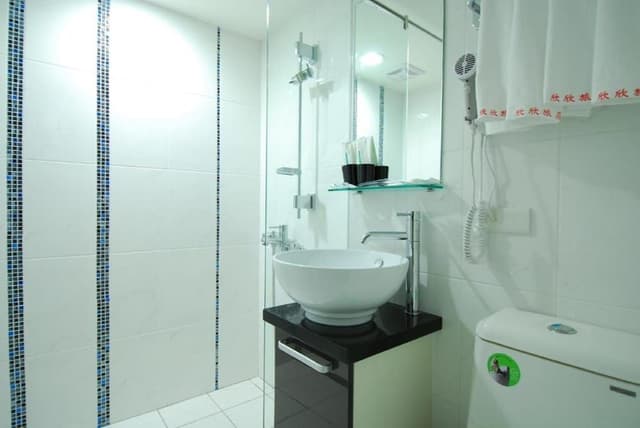 Economy Triple Room