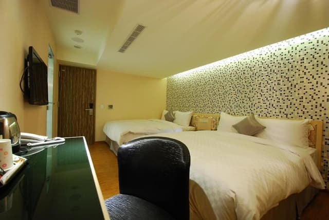 Economy Triple Room