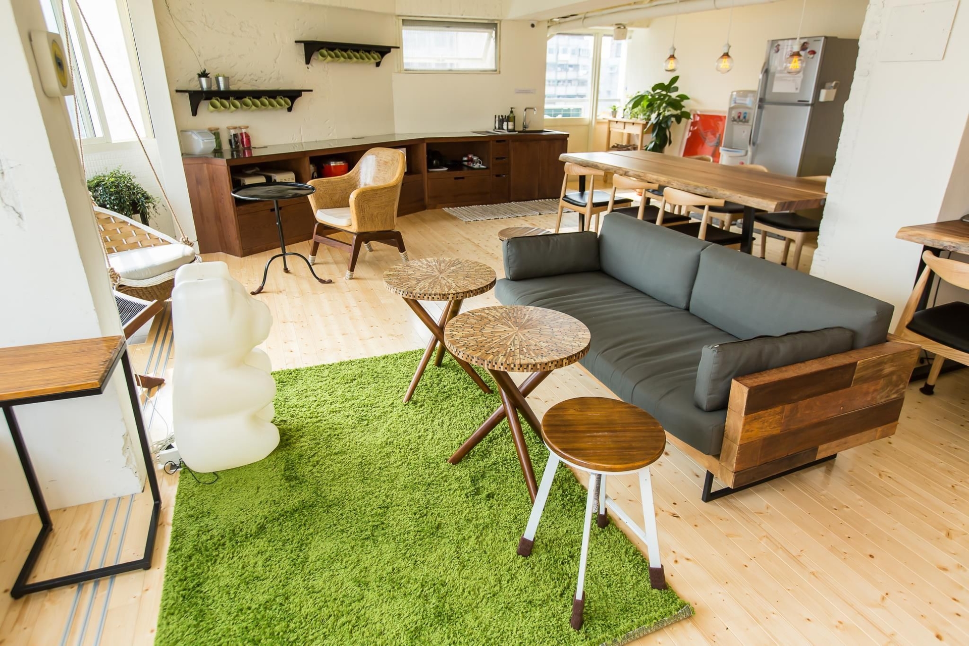 มิสเตอร์ล็อบส์เตอร์ ซีเคร็ต เดน ดีไซน์ โฮสเทล (Mr Lobster's Secret Den Design Hostel)1