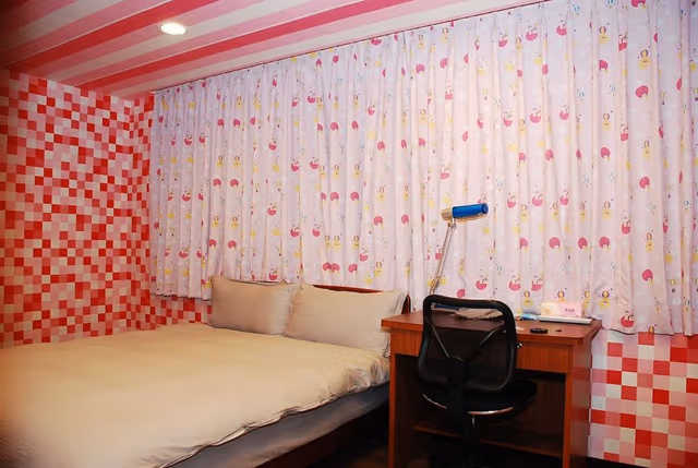 Standard Room (Window)