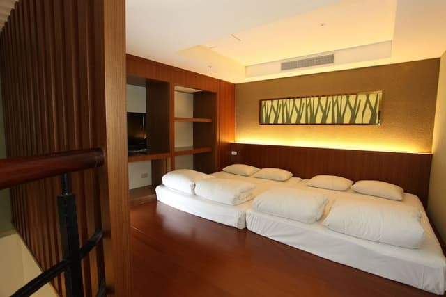 Signature Room, Multiple Beds