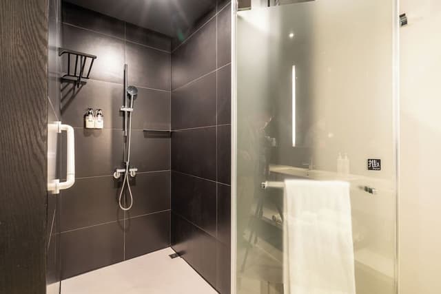 Deluxe Quadruple Room (Cheers)