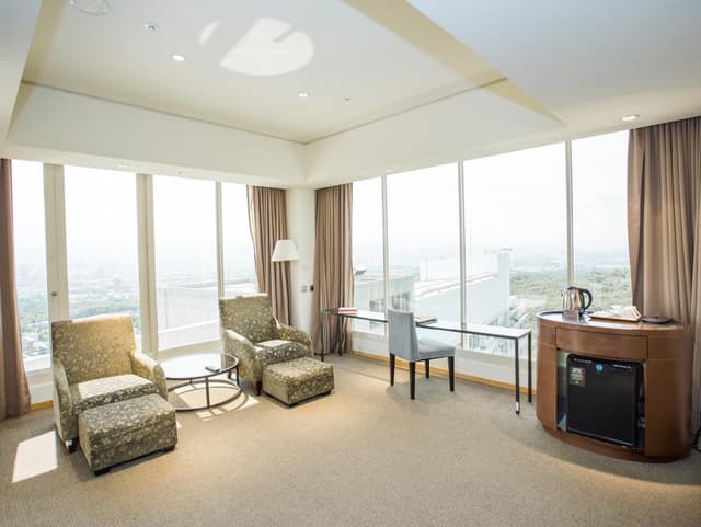Deluxe Suite