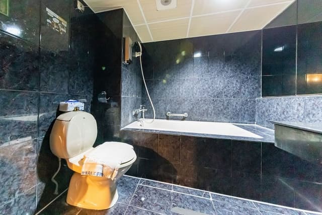Standard Quadruple Room, 2 Double Beds, Non Smoking, Bathtub