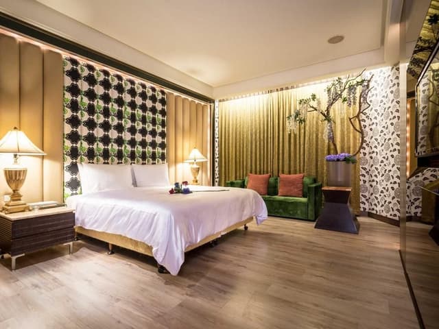 Classic Suite - Check-In After 9:00 PM