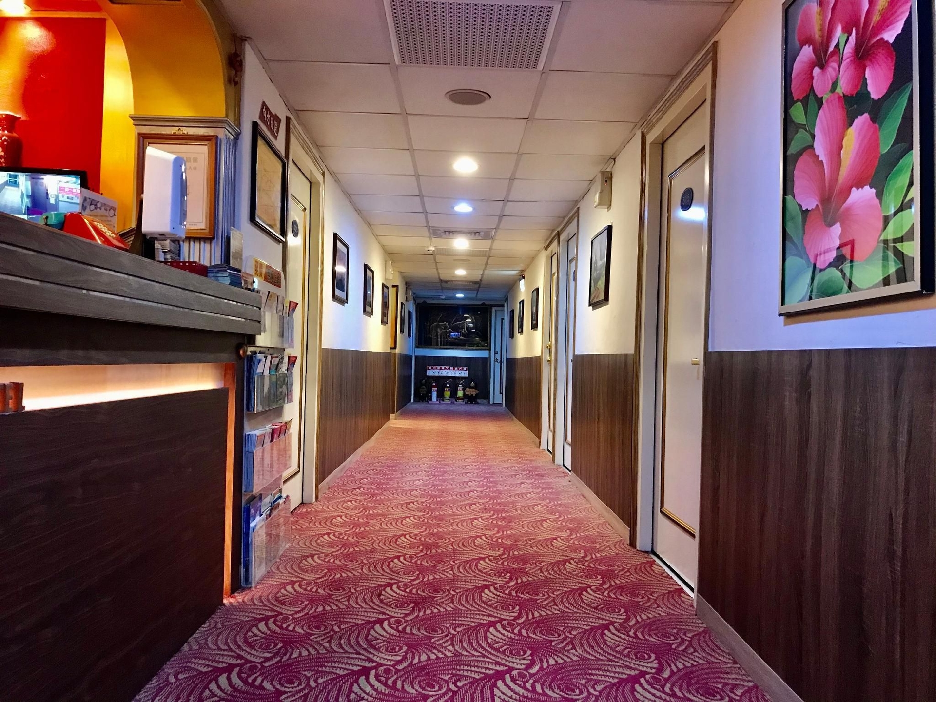 โรงแรมวันพลัสวัน (One Plus One Hotel)0