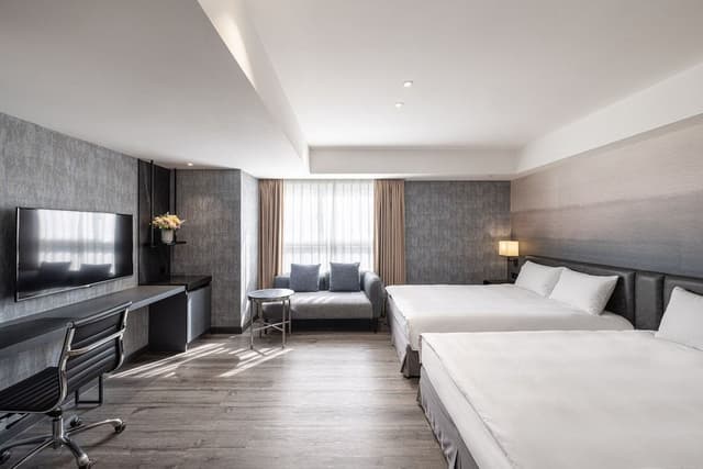 Deluxe Family Room