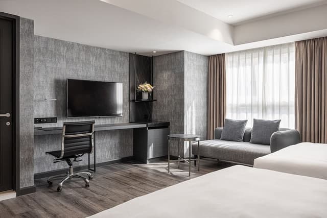Deluxe Family Room