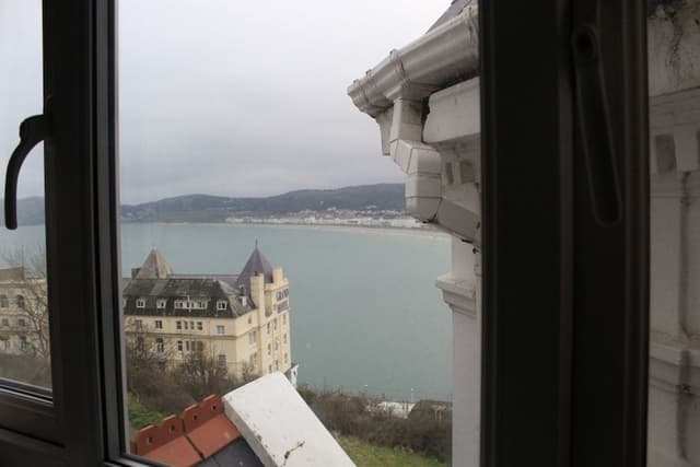 Single Room, Sea View