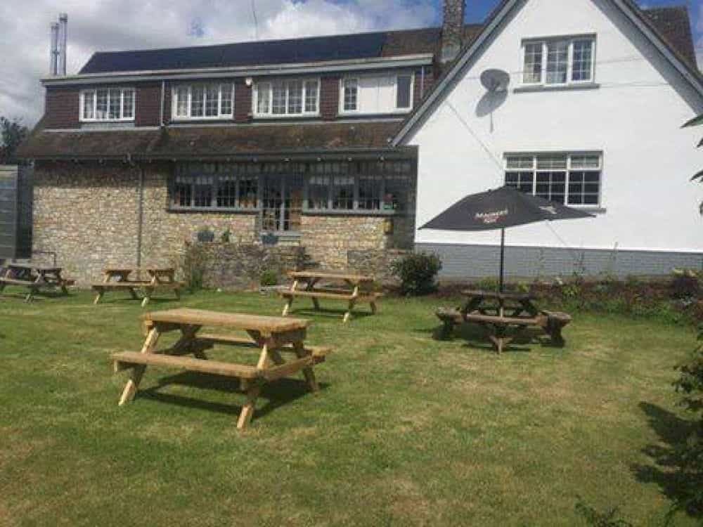 Three Horseshoes Three Horseshoes