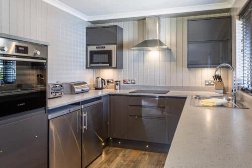Deluxe 2-Bedroom Apartment
