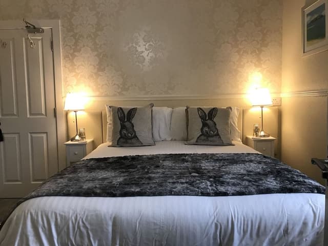 House (Whole House Rental - self-catering)