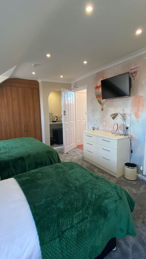 House (Whole House Rental - self-catering)