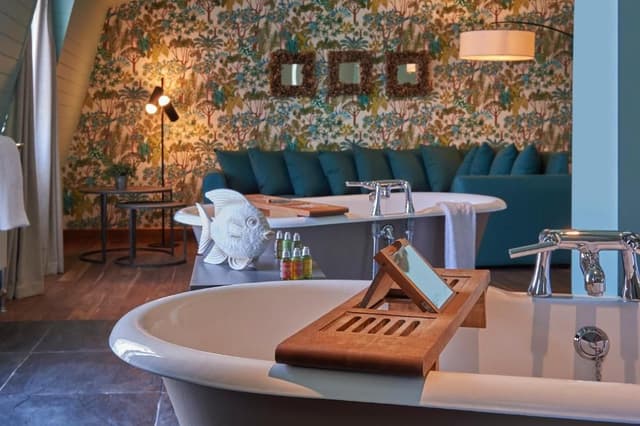Signature Suite