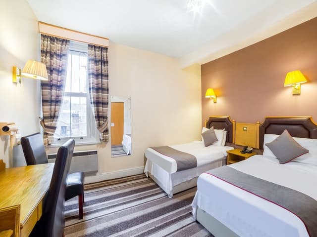Standard Twin Room