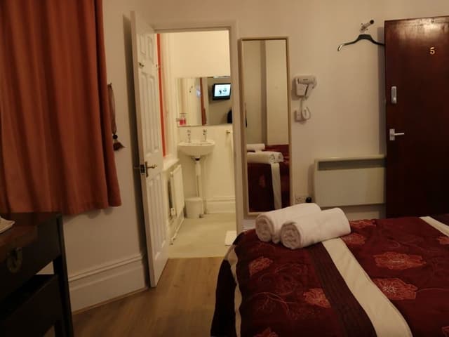 Family Triple Room, 1 Bedroom, Ensuite, Courtyard View