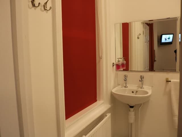 Family Triple Room, 1 Bedroom, Ensuite, Courtyard View