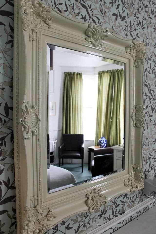 Deluxe Triple with King Bed