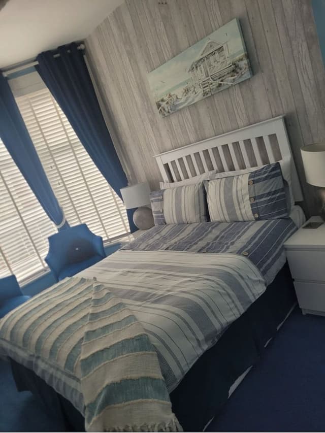 Double Room (Large)