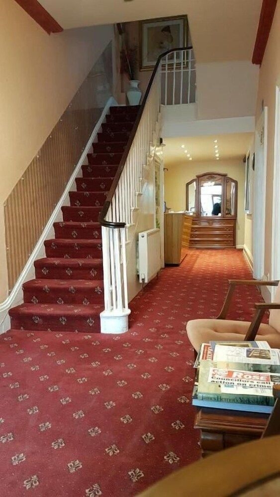 Carlton Hotel3