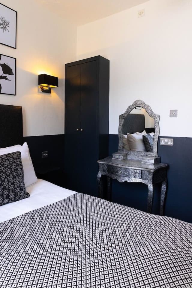 Double Room, Ensuite (Peonie - Cosy)