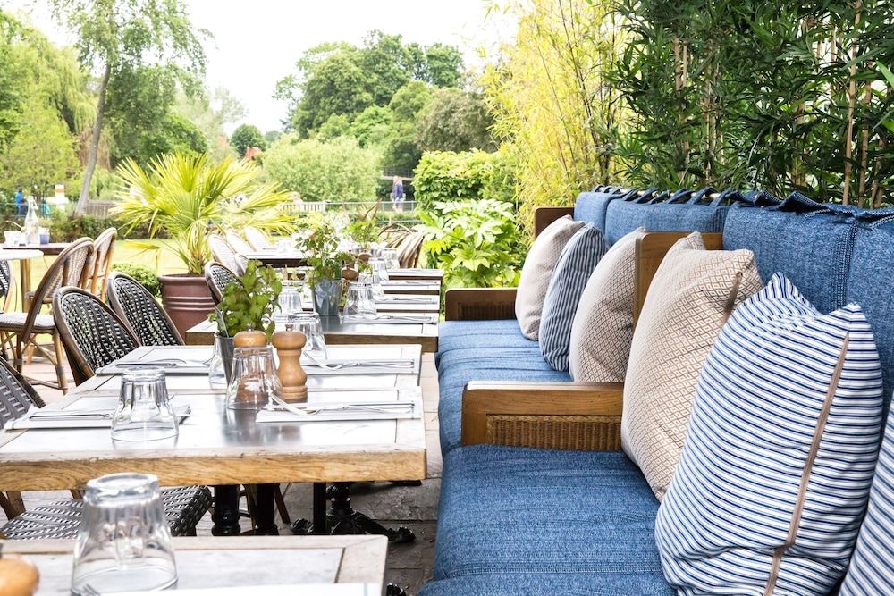The Great House at Sonning4