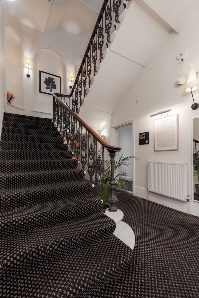 Kensington House Hotel4