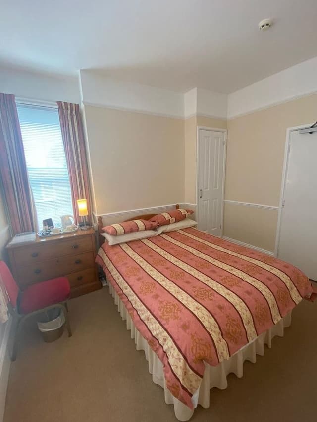 Comfort Double Room, Ensuite, Courtyard View