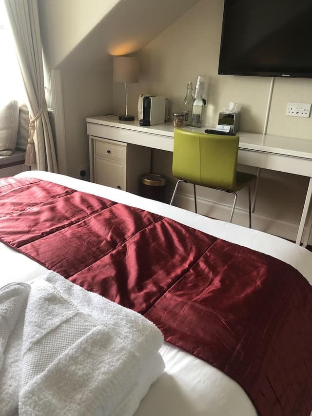 Double Room, Ensuite (8)