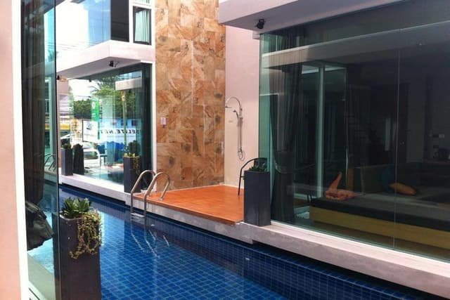Duplex, Pool Access